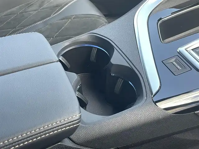 プジョー ５００８ GT ブルーHDi 静岡県 2019(平31)年 3.4万km 黒 アクティブセーフティブレーキ/ACCレーンキープ  ブラインドスポットモニター/OPナビフルセグTV Bluetooth CarPlay対応/サイドカメラ バックカメラ/ハーフレザーシート /パワーバックドア /パヒュームディヒューザー/アンビエンスライト/ETC