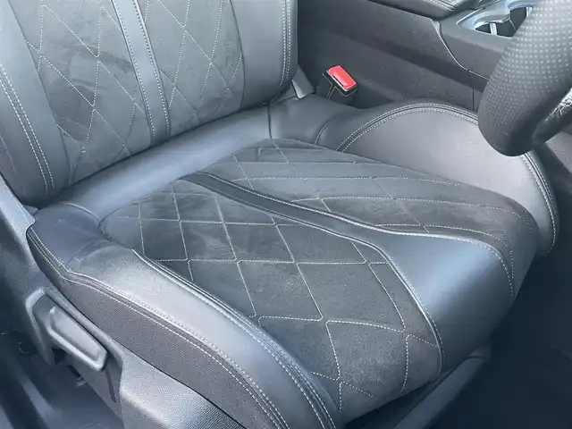 プジョー ５００８ GT ブルーHDi 静岡県 2019(平31)年 3.4万km 黒 アクティブセーフティブレーキ/ACCレーンキープ  ブラインドスポットモニター/OPナビフルセグTV Bluetooth CarPlay対応/サイドカメラ バックカメラ/ハーフレザーシート /パワーバックドア /パヒュームディヒューザー/アンビエンスライト/ETC