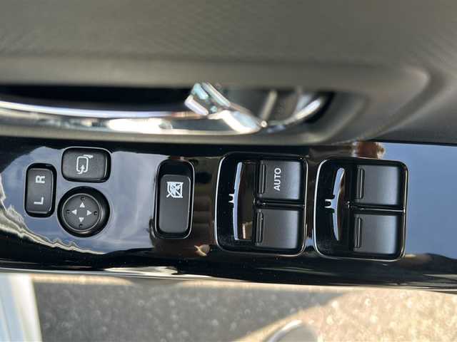 スズキ スペーシア カスタム HYBRID XS ターボ 鹿児島県 2018(平30)年 3.3万km ピュアホワイトP 純正8型ナビ/フルセグTV/両側パワースライドドア/全方位モニター用カメラパッケージ/ビルトインETC/ドライブレコーダー/クルーズコントロール/リアパーキングセンサー/セーフティサポート/・デュアルセンサーブレーキサポート/・後退時ブレーキサポート/・前後誤発進抑制機能/・車線逸脱警報機能/・ふらつき警報機能/・先行車発進お知らせ機能/・ハイビームアシスト/IC付ターボ/LEDヘッドランプ/革巻きステアリング/パドルシフト/ハーフレザーシート/運転席シートヒーター/純正15インチアルミホイール/キーレスプッシュスタートシステム/禁煙車