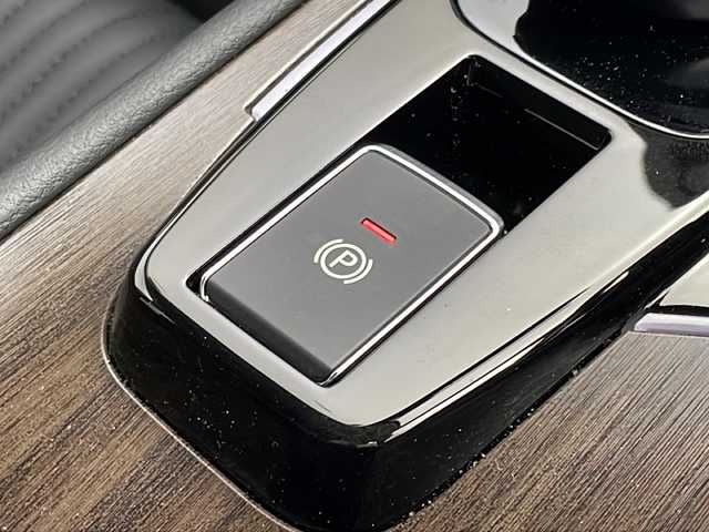 日産 オーラ G レザーエディション 茨城県 2022(令4)年 1.2万km ダークメタルグレー 純正９型ナビ　フルセグＴＶ　Ｂｌｕｅｔｏｏｔｈ　アラウンドビューモニター　スマートルームミラー　ＥＴＣ　衝突軽減ブレーキ　レーンキープアシスト　ブラインドスポットモニター　純正１７インチアルミホイール