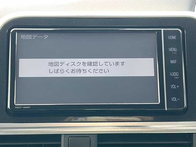 トヨタ シエンタ ファンベースG 三重県 2018(平30)年 2.6万km ホワイトパールクリスタルシャイン 純正ナビ /全周囲カメラ /ビルトインETC /両側パワースライドドア /前後コーナーセンサー/前席シートヒータ /ハンドルヒーター /USB給電 /レーンキープアシスト /衝突軽減ブレーキ /フロアマット /革巻きステアリング/オートハイビーム /オートライト/電動格納ミラー/禁煙車