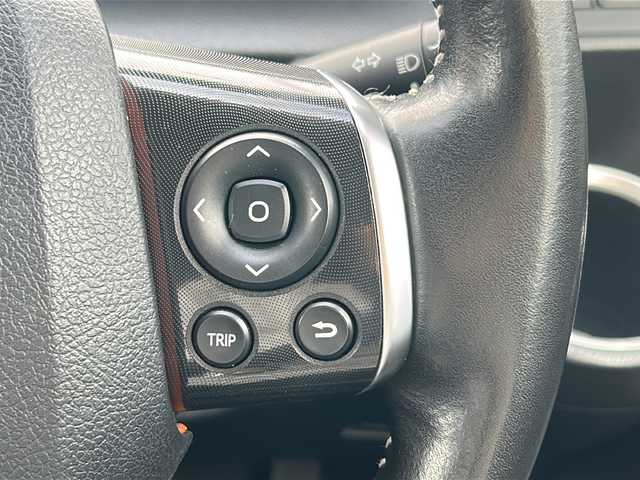 トヨタ シエンタ ファンベースG 三重県 2018(平30)年 2.6万km ホワイトパールクリスタルシャイン 純正ナビ /全周囲カメラ /ビルトインETC /両側パワースライドドア /前後コーナーセンサー/前席シートヒータ /ハンドルヒーター /USB給電 /レーンキープアシスト /衝突軽減ブレーキ /フロアマット /革巻きステアリング/オートハイビーム /オートライト/電動格納ミラー/禁煙車