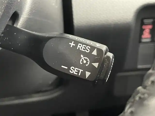 ダイハツ トール カスタムG ターボ SAⅡ 大分県 2018(平30)年 3.8万km パールホワイトⅢ スマートアシスト2/・衝突警報機能/・衝突回避支援ブレーキ機能/作動車速50km/h以下対象車両のみ/・車線逸脱警報機能	/・誤発進抑制機能(前方)/・誤発進抑制機能(後方)/・先行車発進お知らせ機能/社外9型ナビ　型式：X9VD/【フルセグTV、DVD再生可、BT対応】/ステアリングスイッチ/バックカメラ/クルーズコントロール/両側電動スライドドア/ETC/前方ドライブレコーダー/オートライト/LEDヘッドライト/LEDフォグ/社外16インチアルミホイール/純正ＡＷ夏タイヤ積み込み/保証書、取説、スペアキー有り