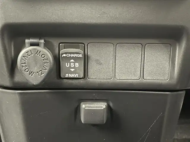 ダイハツ トール カスタムG ターボ SAⅡ 大分県 2018(平30)年 3.8万km パールホワイトⅢ スマートアシスト2/・衝突警報機能/・衝突回避支援ブレーキ機能/作動車速50km/h以下対象車両のみ/・車線逸脱警報機能	/・誤発進抑制機能(前方)/・誤発進抑制機能(後方)/・先行車発進お知らせ機能/社外9型ナビ　型式：X9VD/【フルセグTV、DVD再生可、BT対応】/ステアリングスイッチ/バックカメラ/クルーズコントロール/両側電動スライドドア/ETC/前方ドライブレコーダー/オートライト/LEDヘッドライト/LEDフォグ/社外16インチアルミホイール/純正ＡＷ夏タイヤ積み込み/保証書、取説、スペアキー有り