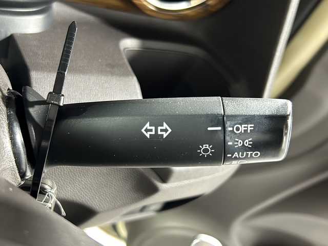 ホンダ Ｎ ＯＮＥ セレクト ツアラー 沖縄県 2019(令1)年 9.4万km プレミアムアイボリーパールⅡ 県外仕入れ/禁煙車/純正デイーラーナビ/【CD/DVD/フルセグTV/BT】/バックカメラ/HIDヘッドライト/ハーフレザーシート/ビルトインETC/前後ドライブレコーダー/ステアリングリモコン/クルーズコントロール/衝突被害軽減ブレーキ/横滑り防止装置/純正フロアマット/スマートキー/スペアキー