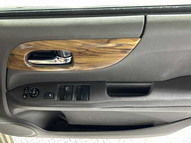 ホンダ Ｎ ＯＮＥ セレクト ツアラー 沖縄県 2019(令1)年 9.4万km プレミアムアイボリーパールⅡ 県外仕入れ/禁煙車/純正デイーラーナビ/【CD/DVD/フルセグTV/BT】/バックカメラ/HIDヘッドライト/ハーフレザーシート/ビルトインETC/前後ドライブレコーダー/ステアリングリモコン/クルーズコントロール/衝突被害軽減ブレーキ/横滑り防止装置/純正フロアマット/スマートキー/スペアキー