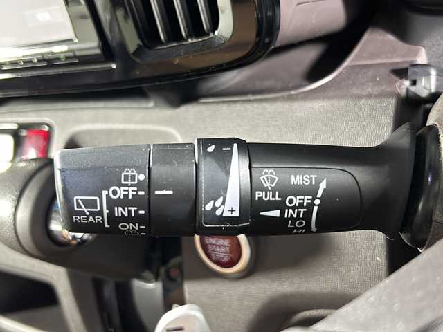 ホンダ Ｎ ＯＮＥ セレクト ツアラー 沖縄県 2019(令1)年 9.4万km プレミアムアイボリーパールⅡ 県外仕入れ/禁煙車/純正デイーラーナビ/【CD/DVD/フルセグTV/BT】/バックカメラ/HIDヘッドライト/ハーフレザーシート/ビルトインETC/前後ドライブレコーダー/ステアリングリモコン/クルーズコントロール/衝突被害軽減ブレーキ/横滑り防止装置/純正フロアマット/スマートキー/スペアキー