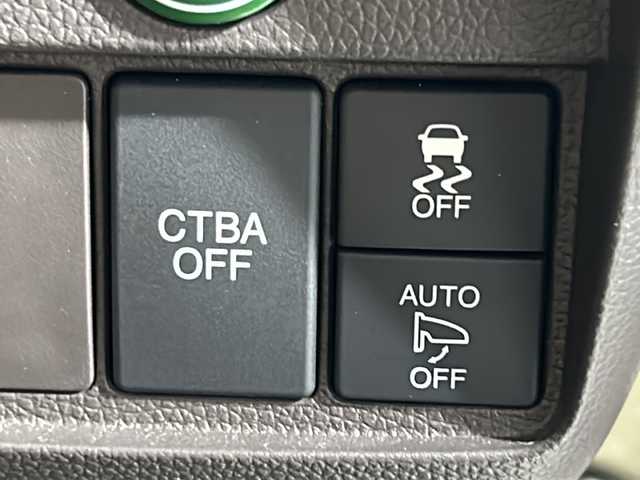 ホンダ Ｎ ＯＮＥ セレクト ツアラー 沖縄県 2019(令1)年 9.4万km プレミアムアイボリーパールⅡ 県外仕入れ/禁煙車/純正デイーラーナビ/【CD/DVD/フルセグTV/BT】/バックカメラ/HIDヘッドライト/ハーフレザーシート/ビルトインETC/前後ドライブレコーダー/ステアリングリモコン/クルーズコントロール/衝突被害軽減ブレーキ/横滑り防止装置/純正フロアマット/スマートキー/スペアキー