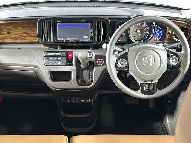 ホンダ Ｎ ＯＮＥ セレクト ツアラー 沖縄県 2019(令1)年 9.4万km プレミアムアイボリーパールⅡ 県外仕入れ/禁煙車/純正デイーラーナビ/【CD/DVD/フルセグTV/BT】/バックカメラ/HIDヘッドライト/ハーフレザーシート/ビルトインETC/前後ドライブレコーダー/ステアリングリモコン/クルーズコントロール/衝突被害軽減ブレーキ/横滑り防止装置/純正フロアマット/スマートキー/スペアキー