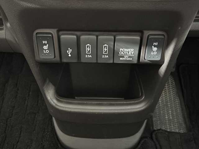 ホンダ Ｎ ＯＮＥ セレクト ツアラー 沖縄県 2019(令1)年 9.4万km プレミアムアイボリーパールⅡ 県外仕入れ/禁煙車/純正デイーラーナビ/【CD/DVD/フルセグTV/BT】/バックカメラ/HIDヘッドライト/ハーフレザーシート/ビルトインETC/前後ドライブレコーダー/ステアリングリモコン/クルーズコントロール/衝突被害軽減ブレーキ/横滑り防止装置/純正フロアマット/スマートキー/スペアキー