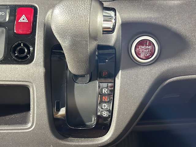 ホンダ Ｎ ＯＮＥ セレクト ツアラー 沖縄県 2019(令1)年 9.4万km プレミアムアイボリーパールⅡ 県外仕入れ/禁煙車/純正デイーラーナビ/【CD/DVD/フルセグTV/BT】/バックカメラ/HIDヘッドライト/ハーフレザーシート/ビルトインETC/前後ドライブレコーダー/ステアリングリモコン/クルーズコントロール/衝突被害軽減ブレーキ/横滑り防止装置/純正フロアマット/スマートキー/スペアキー