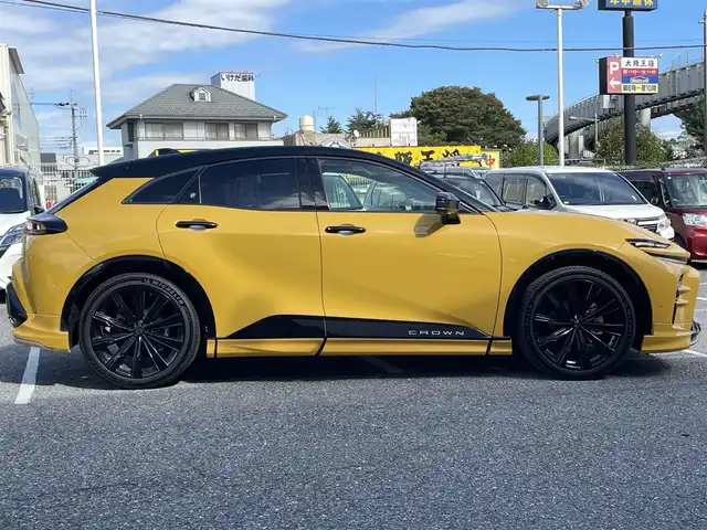 トヨタ クラウン スポーツ Z 千葉県 2024(令6)年 0.1万km 黄 ワンオーナー/純正ナビ【フルセグ、Miracast】/純正21インチアルミホイール/モデリスタエアロ（フロント・サイド・リア）/全方位カメラ/バックカメラ/ビルトインETC2.0/前後コーナーセンサー/前席パワーシート（D席メモリー付）/前席シートヒーター・ベンチレーション/パワーバックドア/PCS/BSM/HUD/LDA/PCS/PDA/RCTA/RCD/PKSB/SEA/AVSP/RSA/タイプC充電/4WD　　　/オートライト/オートハイビーム/保証書