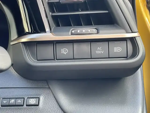 トヨタ クラウン スポーツ Z 千葉県 2024(令6)年 0.1万km 黄 ワンオーナー/純正ナビ【フルセグ、Miracast】/純正21インチアルミホイール/モデリスタエアロ（フロント・サイド・リア）/全方位カメラ/バックカメラ/ビルトインETC2.0/前後コーナーセンサー/前席パワーシート（D席メモリー付）/前席シートヒーター・ベンチレーション/パワーバックドア/PCS/BSM/HUD/LDA/PCS/PDA/RCTA/RCD/PKSB/SEA/AVSP/RSA/タイプC充電/4WD　　　/オートライト/オートハイビーム/保証書