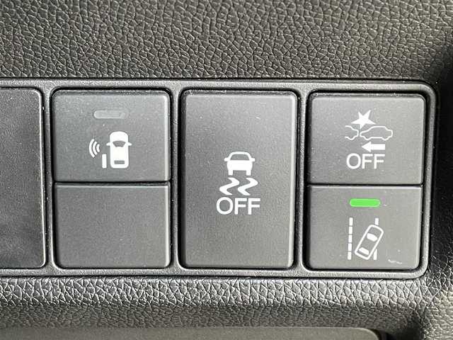 ホンダ ステップワゴン スパーダ クルスピセンシング 群馬県 2018(平30)年 6万km プレミアムスパークルブラックパール ホンダセンシング/・衝突軽減ブレーキシステム/・車線維持支援システム/・アダクティブクルーズコントロール/・路外逸脱抑制機能/純正9型SDナビゲーション/（CD/DVD/SD/BT/フルセグTV）/バックカメラ/両側パワースライドドア/純正フリップダウンモニター/純正前後ドライブレコーダー/ハーフレザーシート/前席シートヒーター/ステアリングスイッチ/LEDヘッドライト/パドルシフト/アイドリングストップ/電格ミラー/ドアバイザー/純正フロアマット/社外16インチアルミホイール/スタッドレスタイヤ積込