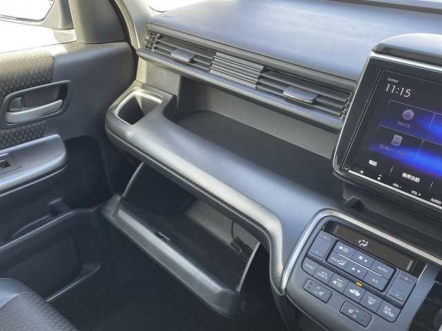 ホンダ ステップワゴン スパーダ クルスピセンシング 群馬県 2018(平30)年 6万km プレミアムスパークルブラックパール ホンダセンシング/・衝突軽減ブレーキシステム/・車線維持支援システム/・アダクティブクルーズコントロール/・路外逸脱抑制機能/純正9型SDナビゲーション/（CD/DVD/SD/BT/フルセグTV）/バックカメラ/両側パワースライドドア/純正フリップダウンモニター/純正前後ドライブレコーダー/ハーフレザーシート/前席シートヒーター/ステアリングスイッチ/LEDヘッドライト/パドルシフト/アイドリングストップ/電格ミラー/ドアバイザー/純正フロアマット/社外16インチアルミホイール/スタッドレスタイヤ積込