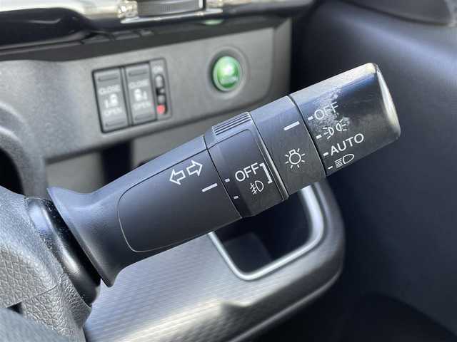 ホンダ ステップワゴン スパーダ クルスピセンシング 群馬県 2018(平30)年 6万km プレミアムスパークルブラックパール ホンダセンシング/・衝突軽減ブレーキシステム/・車線維持支援システム/・アダクティブクルーズコントロール/・路外逸脱抑制機能/純正9型SDナビゲーション/（CD/DVD/SD/BT/フルセグTV）/バックカメラ/両側パワースライドドア/純正フリップダウンモニター/純正前後ドライブレコーダー/ハーフレザーシート/前席シートヒーター/ステアリングスイッチ/LEDヘッドライト/パドルシフト/アイドリングストップ/電格ミラー/ドアバイザー/純正フロアマット/社外16インチアルミホイール/スタッドレスタイヤ積込