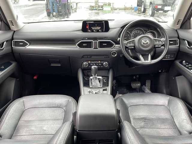 マツダ ＣＸ－５ XD Lパッケージ 道北・旭川 2017(平29)年 7.2万km スノーフレイクホワイトパールマイカ /4WD//BOSEサウンド//純正SDナビ//CD/DVD/AUX/USB/BT/フルセグ//パワーバックドア//黒革シート//運転席メモリシート//パワーシート//シートヒーター//純正１７インチアルミホイール//衝突軽減ブレーキ//レーンキープアシスト//レーダークルーズコントロール//ブラインドスポットモニタリング//アイドリングストップ//コーナーセンサー//誤発進抑制//ヘッドアップディスプレイ//ステアリングヒーター//オートハイビーム//オートライト//LEDヘッドライト//フォグライト//リアフォグ//ヘッドライトウォッシャー//オートリトラミラー//オートワイパー//ETC//純正フロアマット//フロントデアイサー
