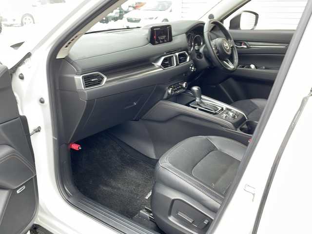 マツダ ＣＸ－５ XD Lパッケージ 道北・旭川 2017(平29)年 7.2万km スノーフレイクホワイトパールマイカ /4WD//BOSEサウンド//純正SDナビ//CD/DVD/AUX/USB/BT/フルセグ//パワーバックドア//黒革シート//運転席メモリシート//パワーシート//シートヒーター//純正１７インチアルミホイール//衝突軽減ブレーキ//レーンキープアシスト//レーダークルーズコントロール//ブラインドスポットモニタリング//アイドリングストップ//コーナーセンサー//誤発進抑制//ヘッドアップディスプレイ//ステアリングヒーター//オートハイビーム//オートライト//LEDヘッドライト//フォグライト//リアフォグ//ヘッドライトウォッシャー//オートリトラミラー//オートワイパー//ETC//純正フロアマット//フロントデアイサー