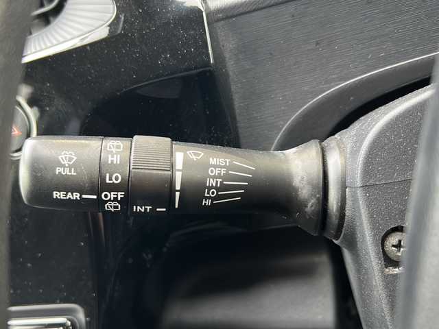 トヨタ アクア S スタイルブラック 静岡県 2018(平30)年 6.7万km ブラックマイカ 純正ナビ/・FM/AM/・SD/・フルセグTV/・Bluetooth/・MEMORY MUSIC/・CD/DVD/主要装備/・バックカメラ/・ドライブレコーダー/・プリクラッシュセーフティ/・ＬＥＤヘッドライト/・車線逸脱警報/・横滑り防止装置/・クリアランスソナー/・レーダー探知機/・運転席+助手席シートヒーター/・オートハイビーム/・ＥＴＣ/・フォグランプ/・オートエアコン