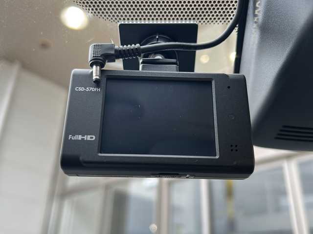 トヨタ アクア S スタイルブラック 静岡県 2018(平30)年 6.7万km ブラックマイカ 純正ナビ/・FM/AM/・SD/・フルセグTV/・Bluetooth/・MEMORY MUSIC/・CD/DVD/主要装備/・バックカメラ/・ドライブレコーダー/・プリクラッシュセーフティ/・ＬＥＤヘッドライト/・車線逸脱警報/・横滑り防止装置/・クリアランスソナー/・レーダー探知機/・運転席+助手席シートヒーター/・オートハイビーム/・ＥＴＣ/・フォグランプ/・オートエアコン