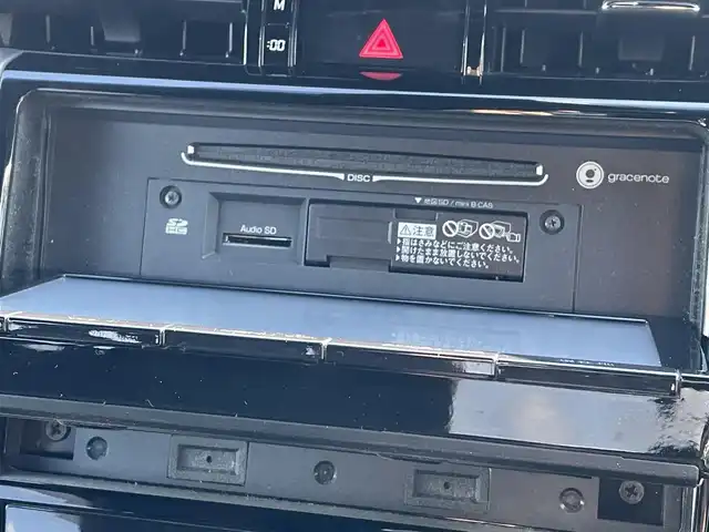 トヨタ ハリアー ハイブリッド プレミアム 青森県 2015(平27)年 12.6万km ブラッキッシュアゲハガラスフレーク ４WD/社外HDDナビ/（BT／AM／FM／DVD）/バックカメラ/パワーバックドア/黒革シート/シートメモリー（運転席）/パワーシート（運転席＋助手席）/シートヒーター（運転席＋助手席）/ステアリングスイッチ/クルーズコントロール/LEDヘッドライト/オートマチックハイビーム/ビルトインETC/スペアキー/保証書/取り扱い説明書