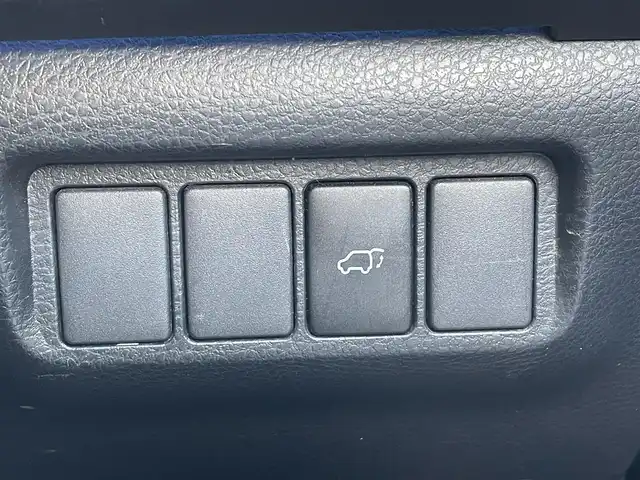 トヨタ ハリアー ハイブリッド プレミアム 青森県 2015(平27)年 12.6万km ブラッキッシュアゲハガラスフレーク ４WD/社外HDDナビ/（BT／AM／FM／DVD）/バックカメラ/パワーバックドア/黒革シート/シートメモリー（運転席）/パワーシート（運転席＋助手席）/シートヒーター（運転席＋助手席）/ステアリングスイッチ/クルーズコントロール/LEDヘッドライト/オートマチックハイビーム/ビルトインETC/スペアキー/保証書/取り扱い説明書