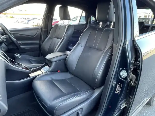 トヨタ ハリアー ハイブリッド プレミアム 青森県 2015(平27)年 12.6万km ブラッキッシュアゲハガラスフレーク ４WD/社外HDDナビ/（BT／AM／FM／DVD）/バックカメラ/パワーバックドア/黒革シート/シートメモリー（運転席）/パワーシート（運転席＋助手席）/シートヒーター（運転席＋助手席）/ステアリングスイッチ/クルーズコントロール/LEDヘッドライト/オートマチックハイビーム/ビルトインETC/スペアキー/保証書/取り扱い説明書