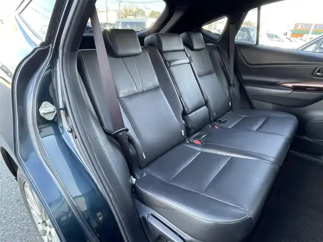 トヨタ ハリアー ハイブリッド プレミアム 青森県 2015(平27)年 12.6万km ブラッキッシュアゲハガラスフレーク ４WD/社外HDDナビ/（BT／AM／FM／DVD）/バックカメラ/パワーバックドア/黒革シート/シートメモリー（運転席）/パワーシート（運転席＋助手席）/シートヒーター（運転席＋助手席）/ステアリングスイッチ/クルーズコントロール/LEDヘッドライト/オートマチックハイビーム/ビルトインETC/スペアキー/保証書/取り扱い説明書