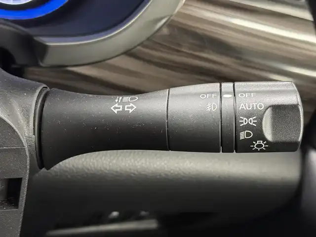 日産 エルグランド 250HWS アーバンクロム 三重県 2016(平28)年 4.1万km ブリリアントホワイトパール ガソリン/FF/純正 8インチ カーウイングスナビゲーションシステム*/（FM/AM/CD/DVD/MusicBox/TV/Bluetooth/AUX/USB/iPod）/純正 11インチ 後席モニター（リモコン・ワイヤレスヘッドホン付）*/インテリジェント アラウンドビューモニター（移動物検知機能付）/両側オートスライドドア/ドライブレコーダー 前方/ビルトイン ETC/安全/・アラモニ補助ソナー（前後）/・VDC（ビークルダイナミクスコントロール［TCS機能を含む］）＋ブレーキLSD/・SRS サイド＆カーテンエアバッグシステム/・EBD（電子制御制動力配分システム）/・ABS/など/装備/・100V電源*/・ハーフレザーシート/・オットマンシート（N/2nd）/・クルーズコントロール/・左右、前後独立オートエアコン/・オートライト/・アクティブAFS/・LEDヘッドライト ＆ フロントフォグライト/・ステアリングスイッチ/・電動格納ドアミラー/・プッシュスタート/・純正18inAW/・保/・スマートキーx1/など