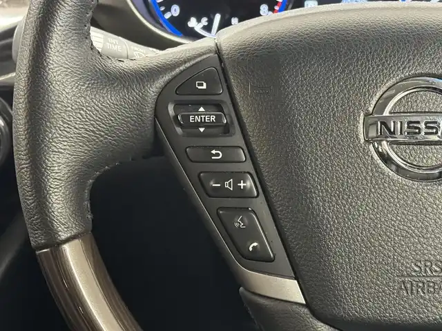 日産 エルグランド 250HWS アーバンクロム 三重県 2016(平28)年 4.1万km ブリリアントホワイトパール ガソリン/FF/純正 8インチ カーウイングスナビゲーションシステム*/（FM/AM/CD/DVD/MusicBox/TV/Bluetooth/AUX/USB/iPod）/純正 11インチ 後席モニター（リモコン・ワイヤレスヘッドホン付）*/インテリジェント アラウンドビューモニター（移動物検知機能付）/両側オートスライドドア/ドライブレコーダー 前方/ビルトイン ETC/安全/・アラモニ補助ソナー（前後）/・VDC（ビークルダイナミクスコントロール［TCS機能を含む］）＋ブレーキLSD/・SRS サイド＆カーテンエアバッグシステム/・EBD（電子制御制動力配分システム）/・ABS/など/装備/・100V電源*/・ハーフレザーシート/・オットマンシート（N/2nd）/・クルーズコントロール/・左右、前後独立オートエアコン/・オートライト/・アクティブAFS/・LEDヘッドライト ＆ フロントフォグライト/・ステアリングスイッチ/・電動格納ドアミラー/・プッシュスタート/・純正18inAW/・保/・スマートキーx1/など