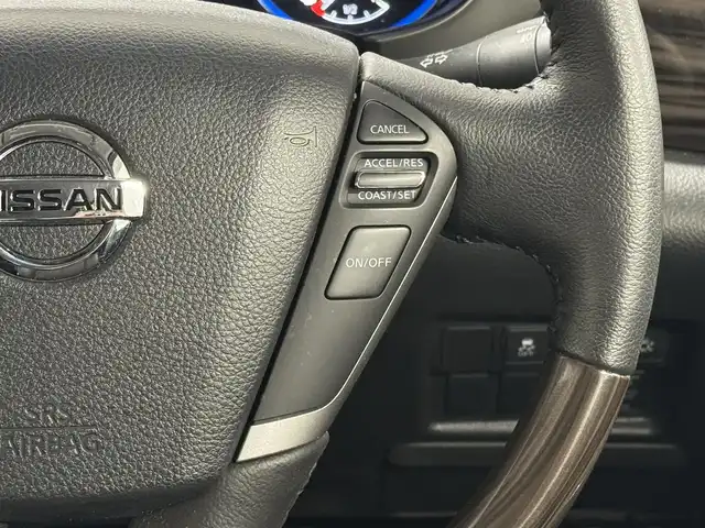 日産 エルグランド 250HWS アーバンクロム 三重県 2016(平28)年 4.1万km ブリリアントホワイトパール ガソリン/FF/純正 8インチ カーウイングスナビゲーションシステム*/（FM/AM/CD/DVD/MusicBox/TV/Bluetooth/AUX/USB/iPod）/純正 11インチ 後席モニター（リモコン・ワイヤレスヘッドホン付）*/インテリジェント アラウンドビューモニター（移動物検知機能付）/両側オートスライドドア/ドライブレコーダー 前方/ビルトイン ETC/安全/・アラモニ補助ソナー（前後）/・VDC（ビークルダイナミクスコントロール［TCS機能を含む］）＋ブレーキLSD/・SRS サイド＆カーテンエアバッグシステム/・EBD（電子制御制動力配分システム）/・ABS/など/装備/・100V電源*/・ハーフレザーシート/・オットマンシート（N/2nd）/・クルーズコントロール/・左右、前後独立オートエアコン/・オートライト/・アクティブAFS/・LEDヘッドライト ＆ フロントフォグライト/・ステアリングスイッチ/・電動格納ドアミラー/・プッシュスタート/・純正18inAW/・保/・スマートキーx1/など