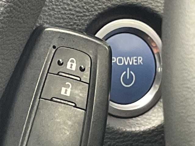 トヨタ カローラツーリング ハイブリッド ダブルバイビー 愛知県 2019(令1)年 2.2万km スパークリングブラックパールクリスタルシャイン モデリスタエアロ/純正9型ディスプレイオーディオナビ/レーダークルーズコントロール/シートヒーター/バックカメラ/コーナーセンサー/純正アルミホイール/ステアリングヒーター/LEDヘッドライト/オートマチックハイビーム/ドライブレコーダー/ETC/衝突軽減システム/フルセグ/Bluetooth/ステアリングスイッチ/スマートキー/プッシュスタート