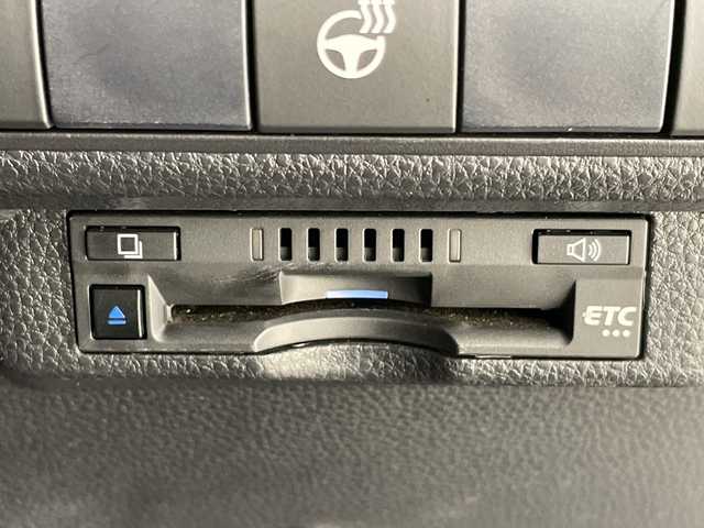 トヨタ カローラツーリング ハイブリッド ダブルバイビー 愛知県 2019(令1)年 2.2万km スパークリングブラックパールクリスタルシャイン モデリスタエアロ/純正9型ディスプレイオーディオナビ/レーダークルーズコントロール/シートヒーター/バックカメラ/コーナーセンサー/純正アルミホイール/ステアリングヒーター/LEDヘッドライト/オートマチックハイビーム/ドライブレコーダー/ETC/衝突軽減システム/フルセグ/Bluetooth/ステアリングスイッチ/スマートキー/プッシュスタート