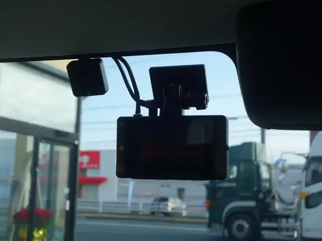 スズキ スペーシア HYBRID X 静岡県 2021(令3)年 6.8万km オフブルーM 禁煙車/スズキセーフティサポート/両側パワースライドドア/ディーラー純正 SDナビ（CN-RZ865）/　CD/DVD/BT/SD/USB/Ipod/フルセグTV/バックカメラ/社外ETC/社外コムテック前後ドライブレコーダー（ZDR025)/Clazzio革調シートカバー（前席）/2列目ロールサンシェード/純正ベースキャリア/純正フロアマット/純正ドアバイザー/保証書/取扱説明書