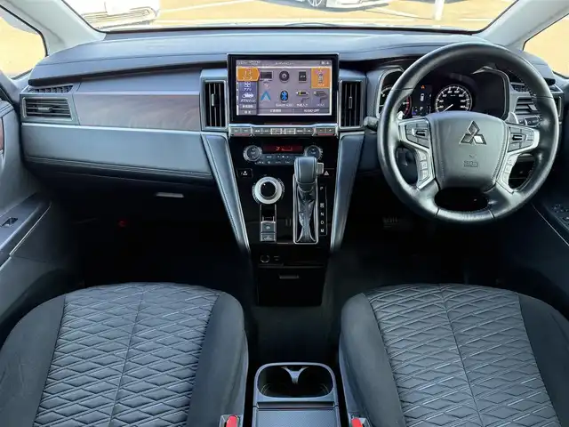 三菱 デリカＤ：５ G パワーパッケージ 東京都 2021(令3)年 4.1万km ウォームホワイトパール ALPINE11インチナビ/ALPINE10インチリアモニター/マルチアラウンドモニター/JAOS製/・フロントリアスキットバー/・リアラダー/・マッドガード/両側電動スライドドア/エレクトリックテールゲート/電動サイドロングステップ/レーダークルーズコントロール/デュアルセンサーブレーキ/ETC/パワーシート/シートヒーター/パドルシフト/LEDヘッドライト/フォグランプ/純正18インチAW