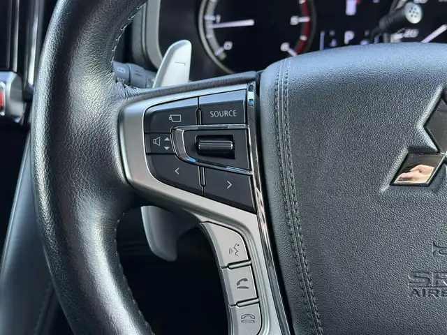 三菱 デリカＤ：５ G パワーパッケージ 東京都 2021(令3)年 4.1万km ウォームホワイトパール ALPINE11インチナビ/ALPINE10インチリアモニター/マルチアラウンドモニター/JAOS製/・フロントリアスキットバー/・リアラダー/・マッドガード/両側電動スライドドア/エレクトリックテールゲート/電動サイドロングステップ/レーダークルーズコントロール/デュアルセンサーブレーキ/ETC/パワーシート/シートヒーター/パドルシフト/LEDヘッドライト/フォグランプ/純正18インチAW