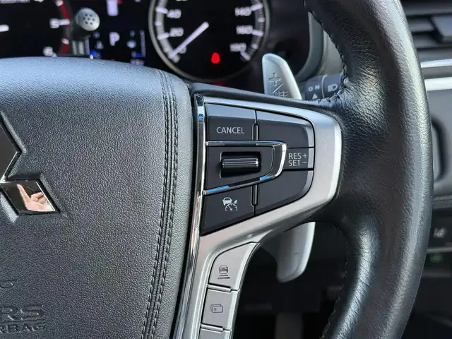 三菱 デリカＤ：５ G パワーパッケージ 東京都 2021(令3)年 4.1万km ウォームホワイトパール ALPINE11インチナビ/ALPINE10インチリアモニター/マルチアラウンドモニター/JAOS製/・フロントリアスキットバー/・リアラダー/・マッドガード/両側電動スライドドア/エレクトリックテールゲート/電動サイドロングステップ/レーダークルーズコントロール/デュアルセンサーブレーキ/ETC/パワーシート/シートヒーター/パドルシフト/LEDヘッドライト/フォグランプ/純正18インチAW