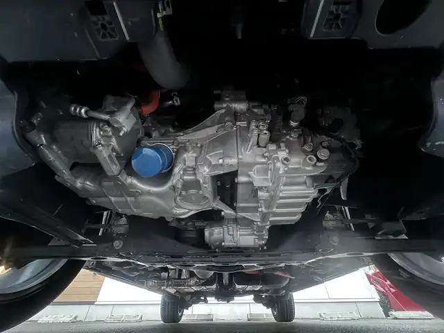 ホンダ ヴェゼル ハイブリッド e:HEV Z 秋田県 2023(令5)年 3.6万km プレミアムサンライトホワイトパール ４WD/衝突軽減システム/LEDヘッドライト/純正メモリナビ（DVD/CD/BT/AM/FM/USB）/フルセグ（走行中視聴可能）/バックカメラ/ホンダ純正１８インチアルミ（夏タイヤ装着）/スマートキー/アイドリングストップ/プッシュスタート/コーナーセンサー/レーンキープアシスト/クルーズコントロール追従走行あり/オートマチックハイビーム/ダウンヒルアシストコントロール/ステアリングスイッチ/ステアリングヒーター/パドルシフト/前席シートヒーター/ビルトインETC/電動リアゲート/電動パーキングブレーキ/オートブレーキホールド機能/純正フロアマット/社外ドアバイザー/オートライト/オートエアコン/パワーステアリング/パワーウィンドウ/横滑り防止/盗難防止装置/寒冷地仕様/電動格納ウィンカーミラー/保証書/取扱説明書/記録簿