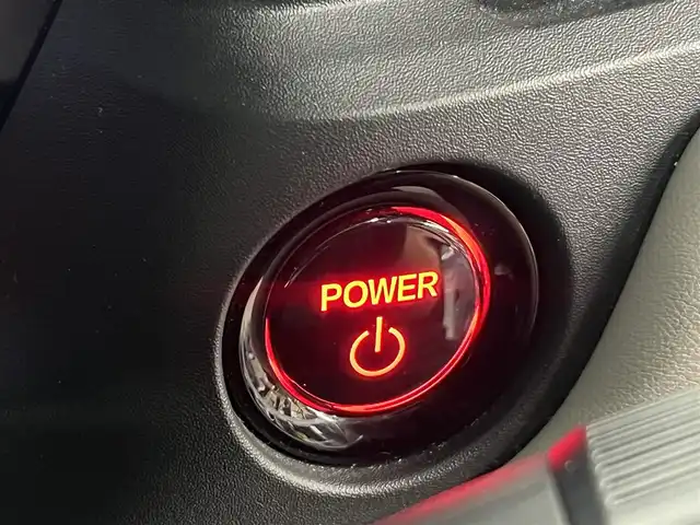 ホンダ ヴェゼル ハイブリッド e:HEV Z 秋田県 2023(令5)年 3.6万km プレミアムサンライトホワイトパール ４WD/衝突軽減システム/LEDヘッドライト/純正メモリナビ（DVD/CD/BT/AM/FM/USB）/フルセグ（走行中視聴可能）/バックカメラ/ホンダ純正１８インチアルミ（夏タイヤ装着）/スマートキー/アイドリングストップ/プッシュスタート/コーナーセンサー/レーンキープアシスト/クルーズコントロール追従走行あり/オートマチックハイビーム/ダウンヒルアシストコントロール/ステアリングスイッチ/ステアリングヒーター/パドルシフト/前席シートヒーター/ビルトインETC/電動リアゲート/電動パーキングブレーキ/オートブレーキホールド機能/純正フロアマット/社外ドアバイザー/オートライト/オートエアコン/パワーステアリング/パワーウィンドウ/横滑り防止/盗難防止装置/寒冷地仕様/電動格納ウィンカーミラー/保証書/取扱説明書/記録簿