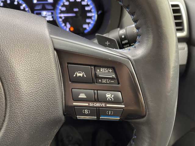 スバル レヴォーグ 1．6GT－S アイサイト 岐阜県 2015(平27)年 4.3万km クリスタルホワイトP 純正ナビ/　(AM/FM/CD/DVD/Bluetooth/フルセグTV)/バックカメラ/アイサイト/レーンキープアシスト/レーダークルーズコントロール/LEDヘッドライト/ETC/純正アルミホイール/純正フロアマット/ドアバイザー/電動パーキングブレーキ/パドルシフト/スペアキー