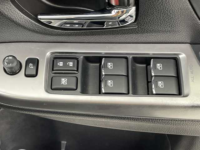 スバル レヴォーグ 1．6GT－S アイサイト 岐阜県 2015(平27)年 4.3万km クリスタルホワイトP 純正ナビ/　(AM/FM/CD/DVD/Bluetooth/フルセグTV)/バックカメラ/アイサイト/レーンキープアシスト/レーダークルーズコントロール/LEDヘッドライト/ETC/純正アルミホイール/純正フロアマット/ドアバイザー/電動パーキングブレーキ/パドルシフト/スペアキー