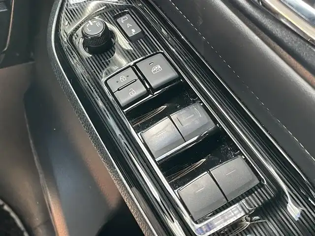 トヨタ エスクァイア Gi プレミアムパッケージ ブラックテーラード 千葉県 2020(令2)年 3.5万km ホワイトパールクリスタルシャイン 衝突軽減ブレーキ/両側パワースライドドア/純正フリップダウンモニター/純正１０インチＳＤナビ/フルセグＴＶ/パワーシート/シートヒーター/ＬＥＤヘッドライト/オートライト/ステアリングヒーター