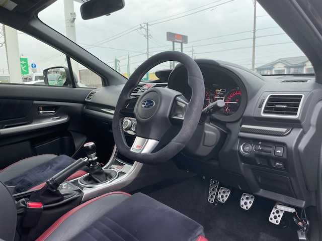 スバル ＷＲＸ ＳＴＩ STI 三重県 2017(平29)年 5.7万km クリスタルブラックシリカ 社外SDナビゲーション/【CD/DVD/SD/Bluetooth】/ETC/ドライブレコーダー/オートライト/LEDヘッドランプ/STIエアロ/大型リアスポイラー/245/40R18インチ純正AW/プッシュスタート/スマートキー/スペアキー