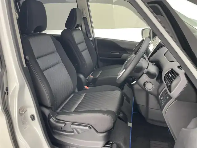 日産 セレナ e－パワー ハイウェイスター V 愛知県 2020(令2)年 3.9万km ブリリアントホワイトパール 純正１０型ナビ　フルセグＴＶ　ＢＴ　セーフティパックＢ　プロパイロット　デジタルインナーミラー　全方位カメラ　前後ドラレコ　衝突軽減装置　追従クルコン　コーナーセンサー　ハンズフリ両側パワスラ　コーナーセンサー　オートホールド　前後ドラレコ　LEDオートライト　フォグ　ETC　禁煙車