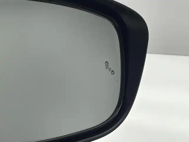 日産 セレナ e－パワー ハイウェイスター V 愛知県 2020(令2)年 3.9万km ブリリアントホワイトパール 純正１０型ナビ　フルセグＴＶ　ＢＴ　セーフティパックＢ　プロパイロット　デジタルインナーミラー　全方位カメラ　前後ドラレコ　衝突軽減装置　追従クルコン　コーナーセンサー　ハンズフリ両側パワスラ　コーナーセンサー　オートホールド　前後ドラレコ　LEDオートライト　フォグ　ETC　禁煙車