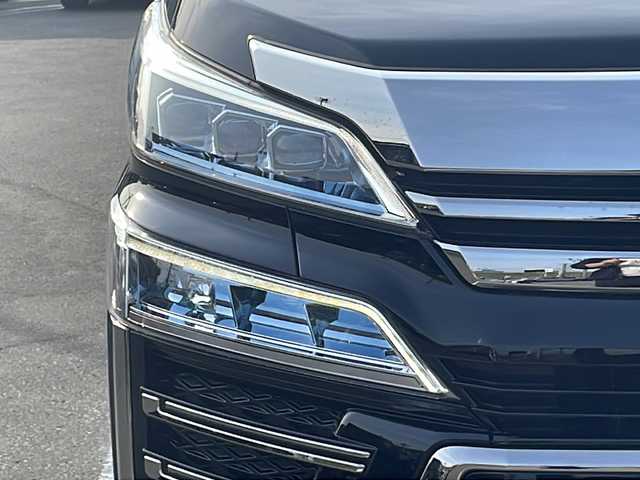 トヨタ ヴェルファイア Z Gエディション 青森県 2019(令1)年 6.7万km ブラック ・4WD/・本革シート/・純正SDナビ（アルパイン）/・フルセグ/・CD/DVD/SD/Bluetooth/・バックカメラ/・プッシュスタート/・スマートキー/・衝突被害軽減ブレーキ/・レーダークルーズコントロール/・レーンキープアシスト/・パワーバックドア/・コーナーセンサー/・横滑り防止/・LEDヘッドライト/・オートライト/・オートマチックハイビーム/・全席パワーシート/・前席エアシート/・シートメモリー/・オットマン/・ハンドルヒーター/・両側パワースライドドア/・純正ビルドインETC2.0/・純正ドライブレコーダー/・純正フロアマット/・純正ドアバイザー/・純正18AW/・保証書/・取扱説明書