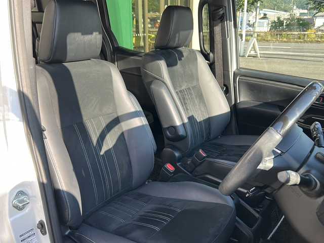 トヨタ エスクァイア ハイブリッド Gi プレミアムパッケージ ブラックテーラード 京都府 2019(令1)年 6.7万km パール バックカメラ　純正ドラレコ　純正１０インチナビ　フルセグテレビ　ＥＴＣ２．０　両側パワースライドドア　ＬＥＤヘッドライト　シートヒーター　ステアリングヒーター　クルーズコントロール