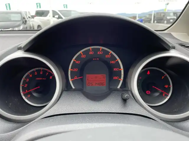 ホンダ フィット G 島根県 2013(平25)年 5.2万km プレミアムホワイトパール 社外ナビ/CD/DVD/DTV/Bluetooth/バックカメラ/リモコンキー /電動格納ミラー/純正フロアマット/ドアバイザー/ヘッドライトレベライザー
