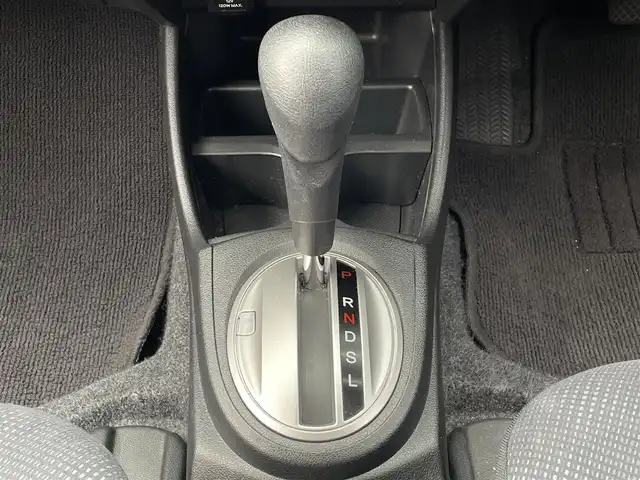 ホンダ フィット G 島根県 2013(平25)年 5.2万km プレミアムホワイトパール 社外ナビ/CD/DVD/DTV/Bluetooth/バックカメラ/リモコンキー /電動格納ミラー/純正フロアマット/ドアバイザー/ヘッドライトレベライザー