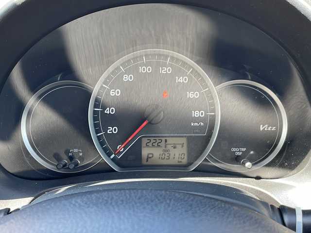 トヨタ ヴィッツ F スマイルエディション 新潟県 2013(平25)年 10.4万km ホワイトパールクリスタルシャイン 4WD/社外SDナビ(CN-S310WD)/CD/DVD/BT/フルセグテレビ/バックカメラ/ETC/スマートキー/プッシュスタート/オートライト